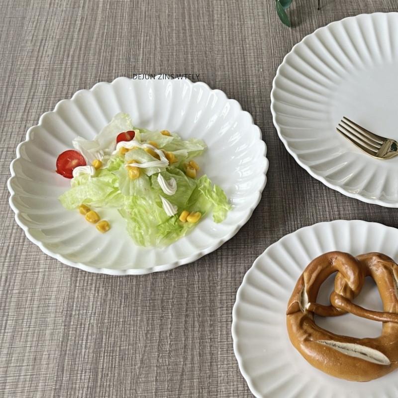 Creative Ceramic Tableware White Ceramic Plates Flower-shaped Salad Plates Home Steak Pasta Dinner Plates Kitchen Accessories