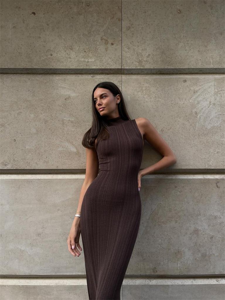 2026 New European & American Style Solid Color Sleeveless Knit Dress for Women.
