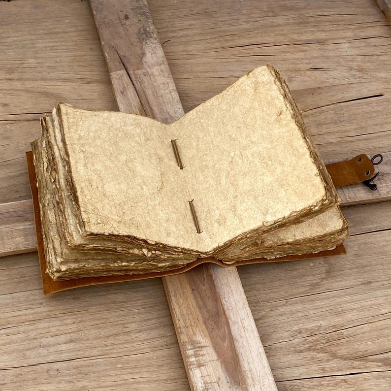 Handmade Vintage leather Journal - Blank Spell Book of Shadows, Grimoire Journal, Travel Writing Notebook, Deckle Edge Paper Lock Closure