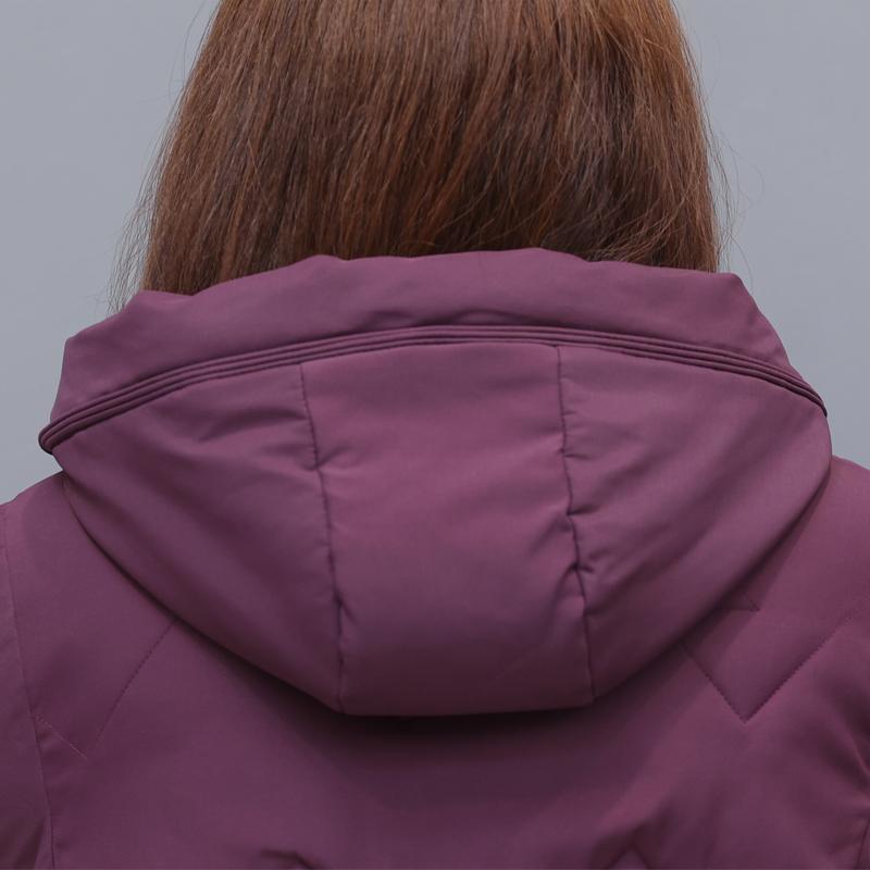 Velká velikost XL-6XL Dámské zimní vycpané kabáty středního věku s kapucí Ležérní Silné teplé zimní bundy Žena Elegantní dlouhé parky