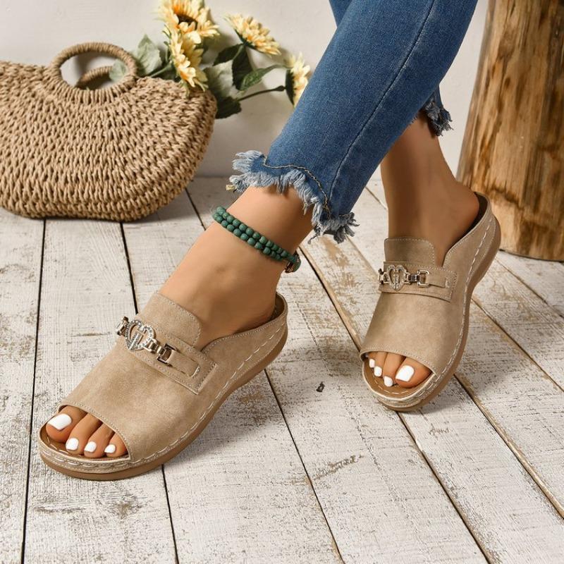 Fish Mouth One Line with Metal Accessories Rocker Shoes Summer New Beach Peep Toe Slipper Women