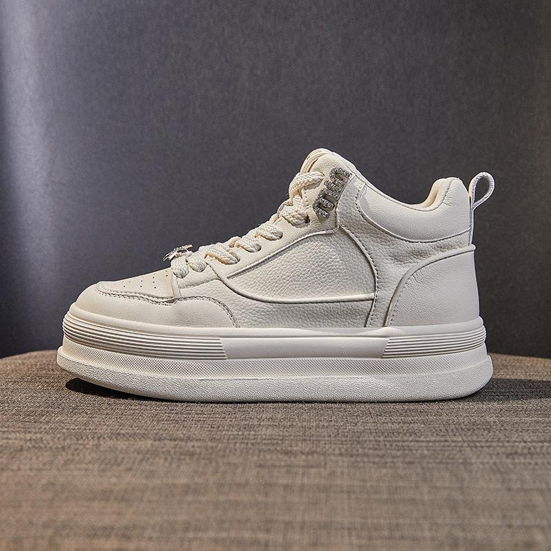 2025 autumn and winter new high-top little white shoes women's platform versatile sports board shoes Korean version leather popular casual short boots