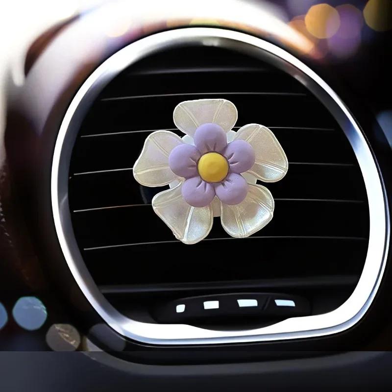 Car Air Creative Small Fresh Flowers osvěžovač Trend Clip Aromaterapie Dekorace Car Ornament Parfém pro odstranění zápachu z auta