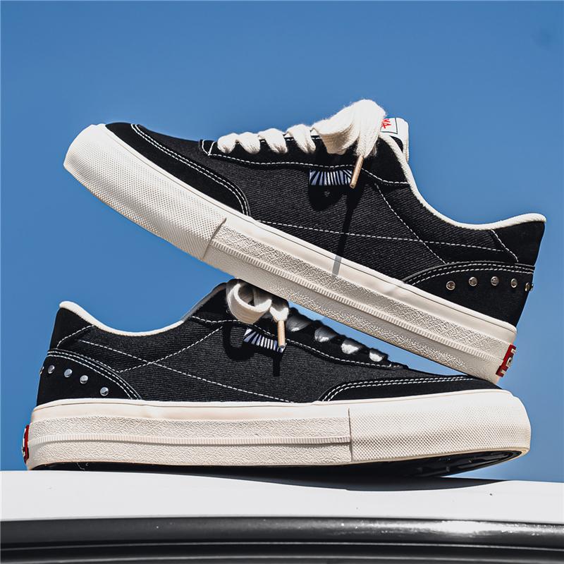 New Men's Classic Four Seasons Fashion Canvas Low Top Skateboarding Shoes Comfortable Soft Sole Sneakers