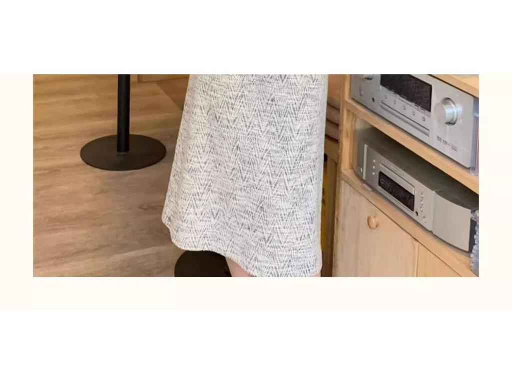 Summer 2026 European Slimming French Style Polo Collar Dress with Elegant Design