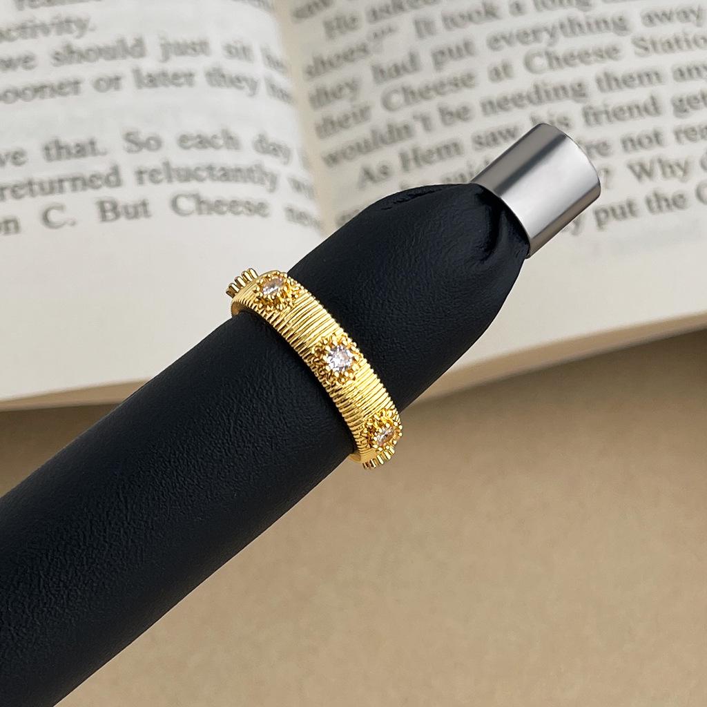 Women's Vintage Retro Drip Glaze Copper Coin Open Ring: High-End Light Luxury Hollow Design for Personality and Style.