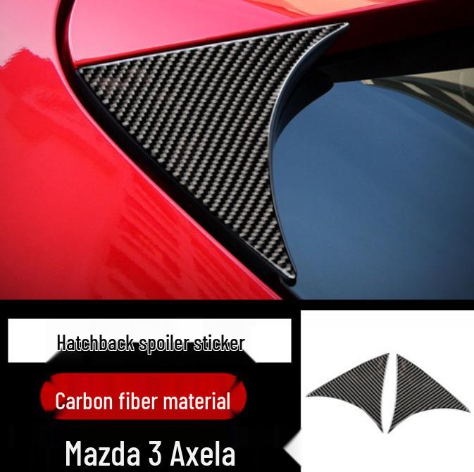 

Декоративная накладка на задний треугольник из настоящего углеволокна для модифицированного хэтчбека Mazda 3 2014-2017 годов выпуска