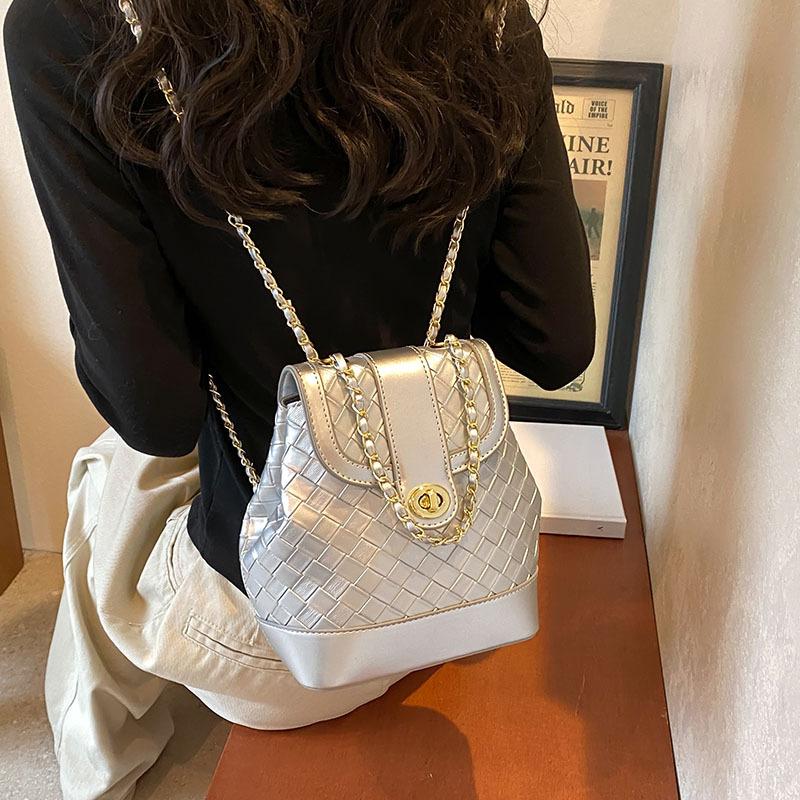 Niche Chain Backpack New Fashion Girls Woven Shoulder Bag Student Commuter Backpack