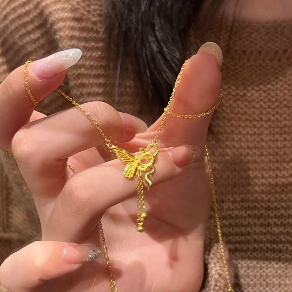 Collar de Trébol de Cuatro Hojas para Mujer Nuevo Exquisito Sentido Senior Acero Titanio No Pierde Color Cadena Clavícula