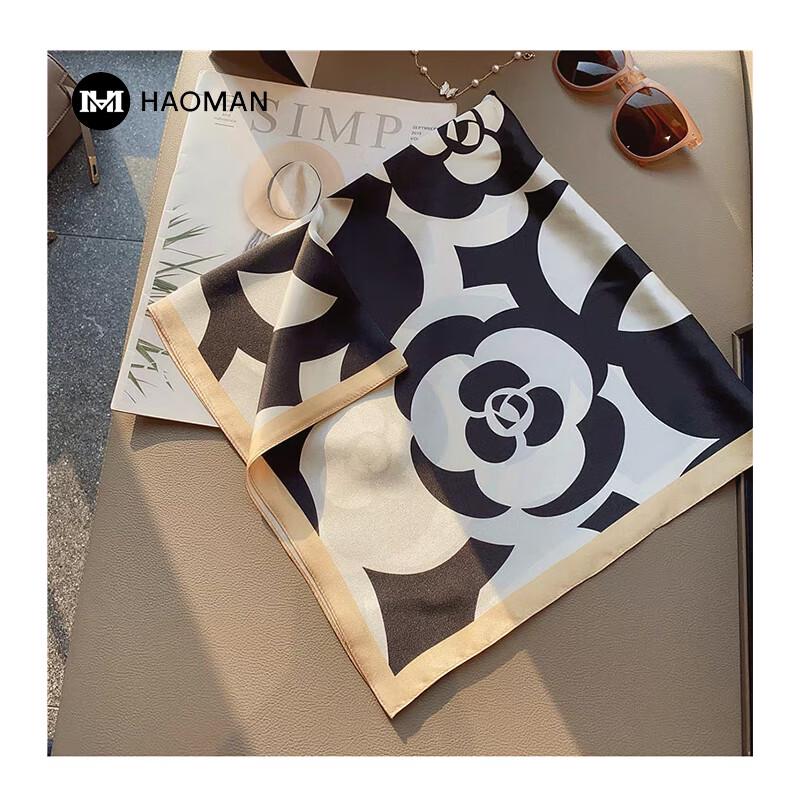 

Стильный маленький квадратный шарф