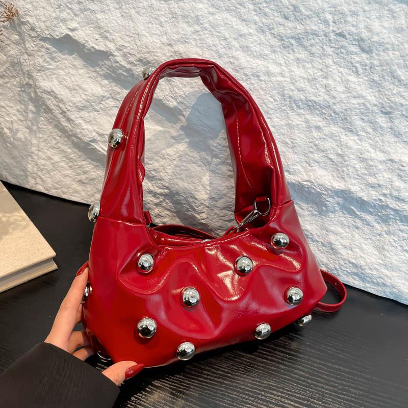 

2025 New Women s Bag Korean Version Fashion Rivet Personality Fashion Niche Shoulder Bag Ins Internet Celebrity Crossbody Armpit Bag чорний
