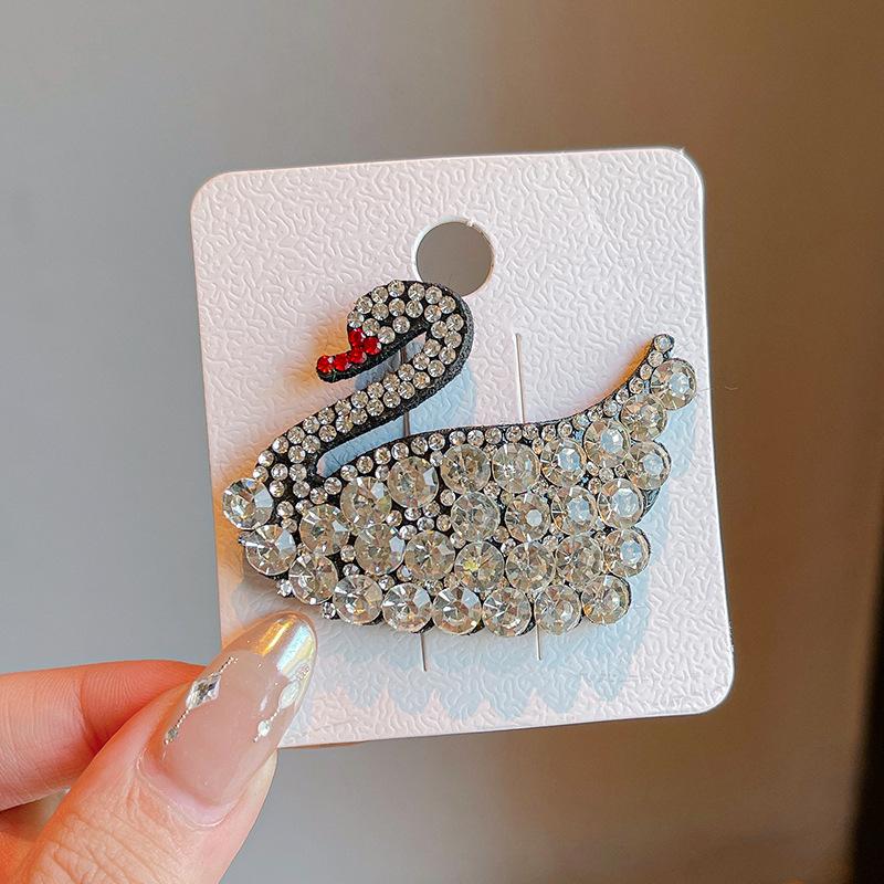 

2 шт. Дитячі Модні Кольорові Заколки для Волосся Корейського Стилю Метелик Принцеса Чубчик Бічні Заколки Милі Заколки для Волосся з Водяними Діамантами для Маленьких Дівчаток 2pcs