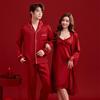 Rotes Seiden-Hochzeitspaar-Pyjama-Set: Damen- und Herren-Homewear-Slipkleid & Morgenmantel
