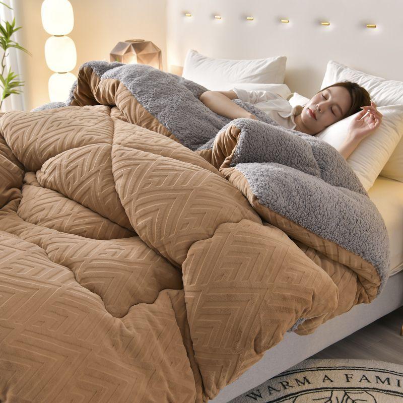 Super Warm Lamb Cashmere Quilt Winter Blanket Velvet Fabric Quilts Thickened Comforter Core Queen Full Size Weighted Blankets