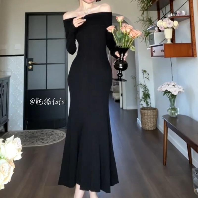 Elegant and high-end one-word shoulder-wrapped buttocks fishtail knitted skirt, slim and thin temperament, gentle inner dress