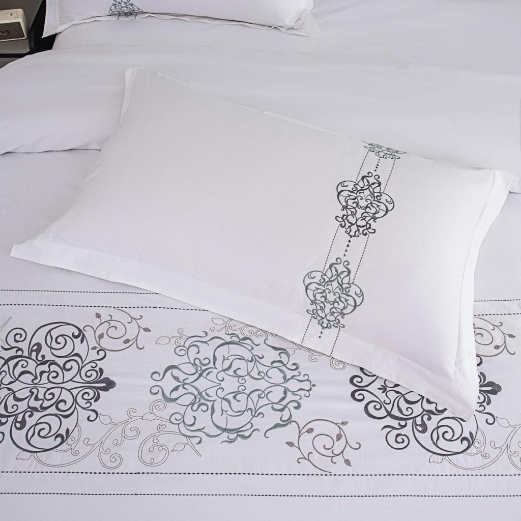 60s Embroidered All-Cotton Sateen Bedding Set - Four Pieces