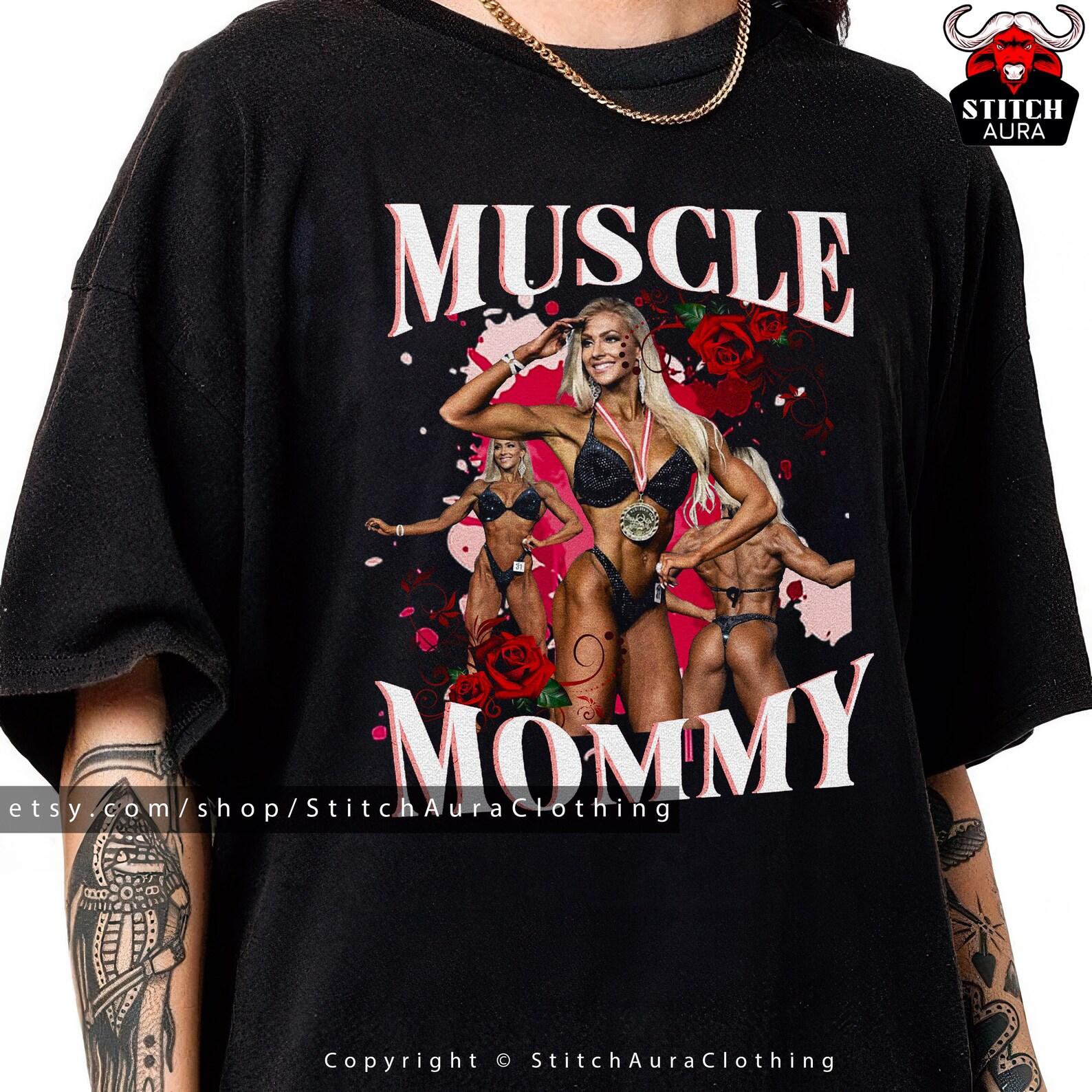 Muscle Mommy Gym T-Shirt,Retro Muscle Mommy Gym Shirt,Bodybuilder and Weightlifting Gift,Gym Mommy Tee,Oversized Fitness TShirt for Women M