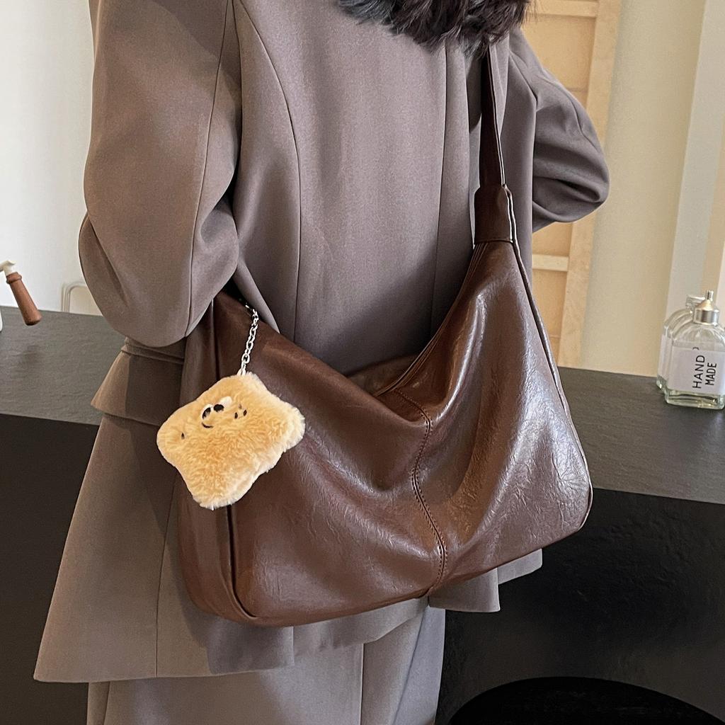 Bag Women's Autumn and Winter New High-end Retro Messenger Bag Large Capacity Underarm Fashion Commuter Tote Bag Versatile