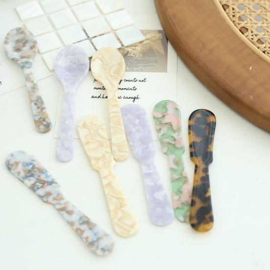 Dessert Spoon Retro Style Smooth Edge Unique Pattern Food Grade Ergonomic Handle Decorative Acrylic Cake Ice Cream