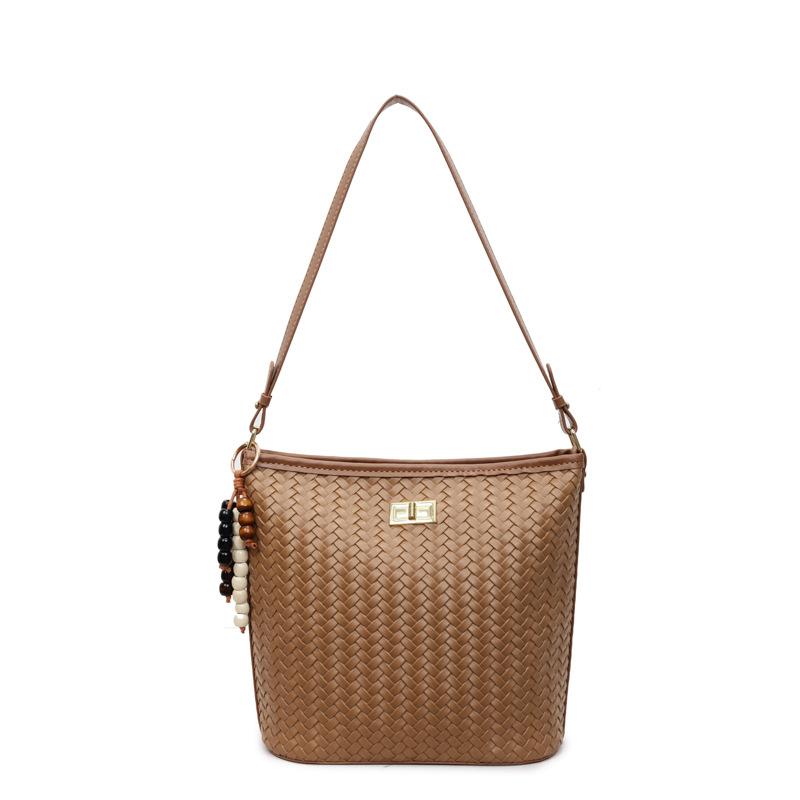 Woven bucket bag bag women's 2025 new fashion daily simple leisure commuter tote armpit bag