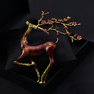 Retro and Beautiful Sika Deer Brooch Female Animal Creative Exaggerated Personality Pin Brooch Suit Coat Accessories