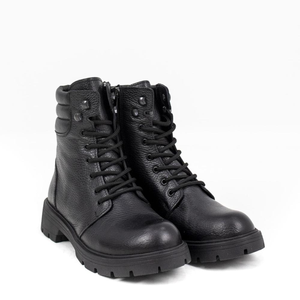 

Кожаные сапоги в женском стиле