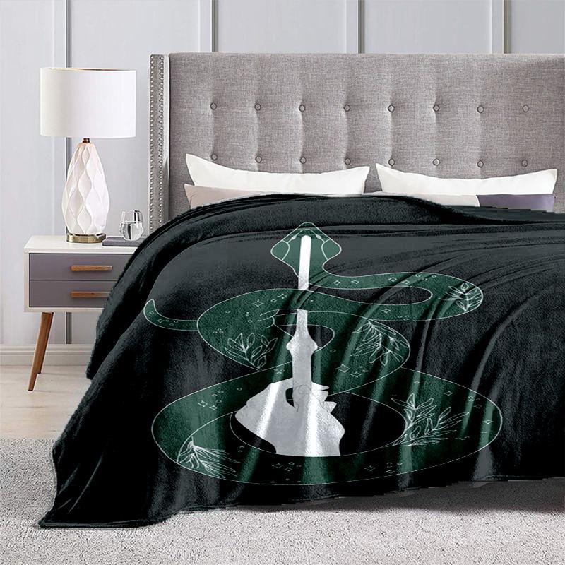 1pc Snake Holding Wand with Stars Cartoon Blanket,Portable Throw for Travel & Camping, All Season Cozy Blanket,Ideal Gift