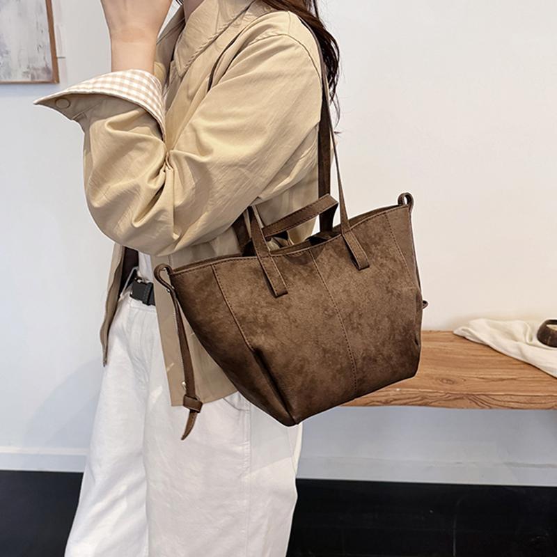 New Womens PU Leather Shoulder Bags Retro Tote Bag Autumn Winter Suede Large Capacity Shoulder Bag Versatile Commuting Bag