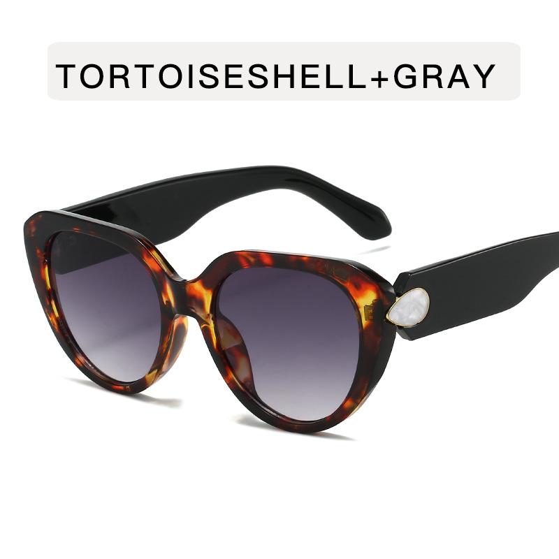 Cat Eye Shape Sunglasses Women European American Fashion Stylish Female Sun Glasses Holiday Travelling Woman Sun Glass