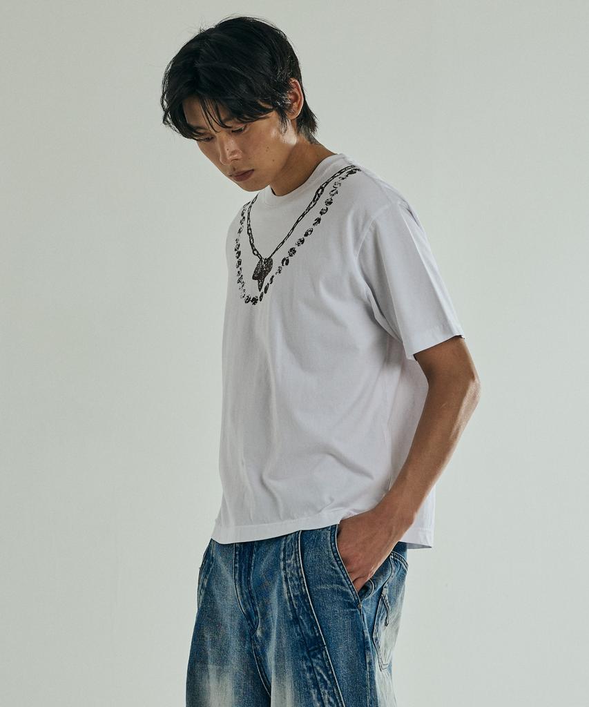 VONVAT Necklace Graphic Crop Short Sleeve Tee (White)