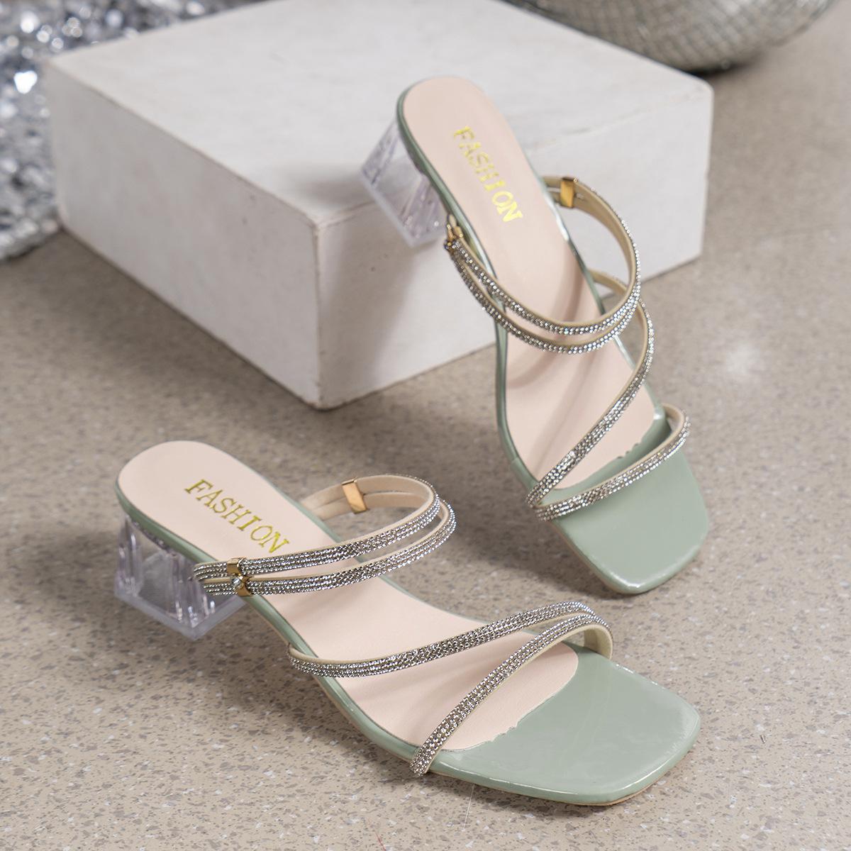 

Лето 2025 года, новый стиль, одно слово, модные женские тапочки большого размера с квадратной головкой и толстым высоким каблуком 42 зелёный