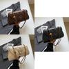 Fashionable Women's Designer Shoulder Bag 2023 New Winter French Small Crossbody Bag