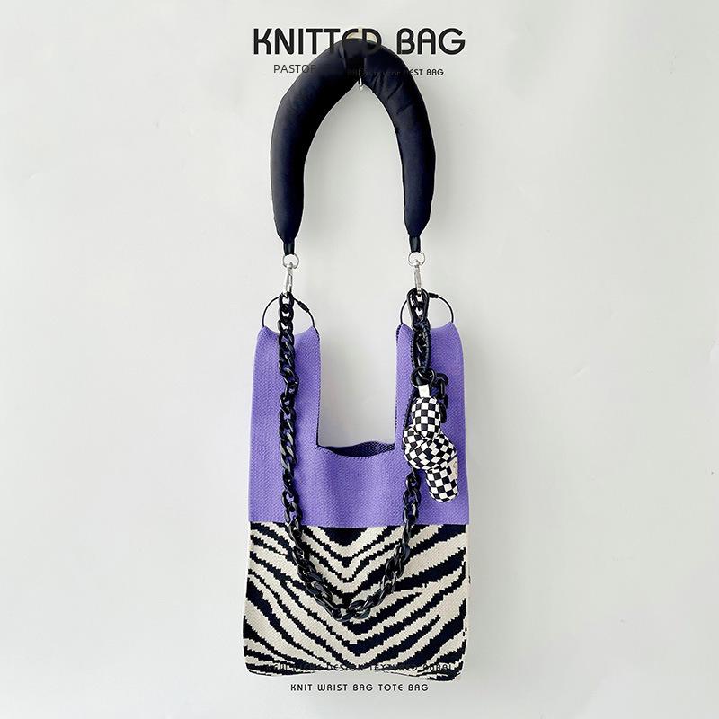 Large Capacity Knitted Tote Bag for Street Commuting