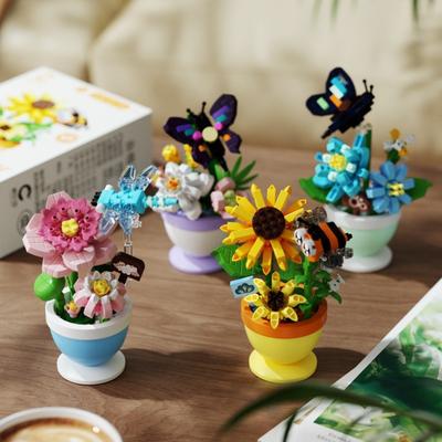 Workspace Desktop Decoration Micro Diamond Block Animation Insect Potted Plants Construction Brick Cactus Flower Construction Toys