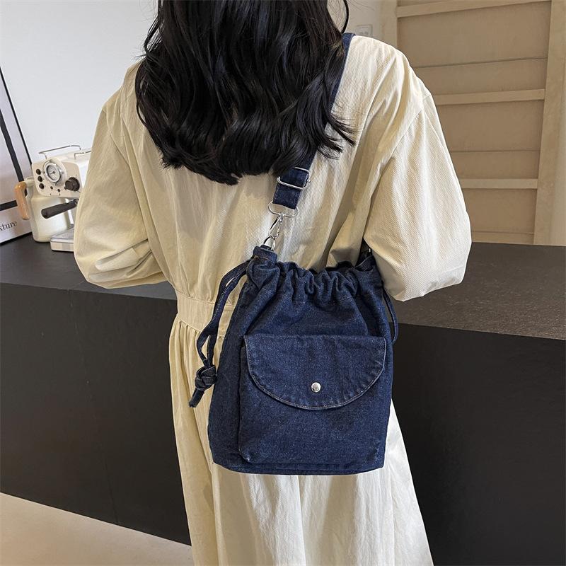 Women's Bag Cute Cloth Bag Literary Small Bag Women 2025 New Summer Simple Fashion Internet Celebrity Casual Bucket Messenger Bag