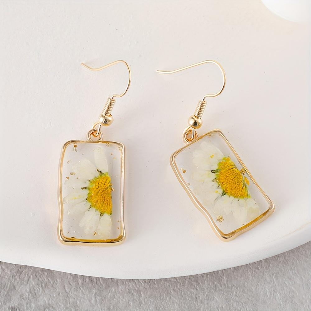 1Pair Women Vintage Bohemian Dried Flower Earrings Geometric Handcrafted Resin Daisy Flower Drop Earrings