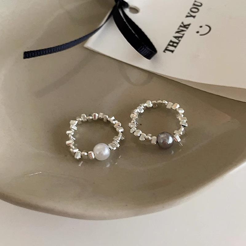 Handmade Irregular Pearl Elastic Ring for Women - Versatile, Trendy Index Finger Jewelry with Unique Personality