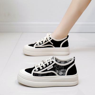 Petites chaussures blanches femmes 2025 nouveau printemps étudiante version coréenne polyvalente décontractée ins chaussures tendance plateforme mode chaussures de skate 2639