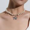 Short Retro Metal Butterfly Pendant Necklace, Fashionable Personality Popular Pearl Necklace.