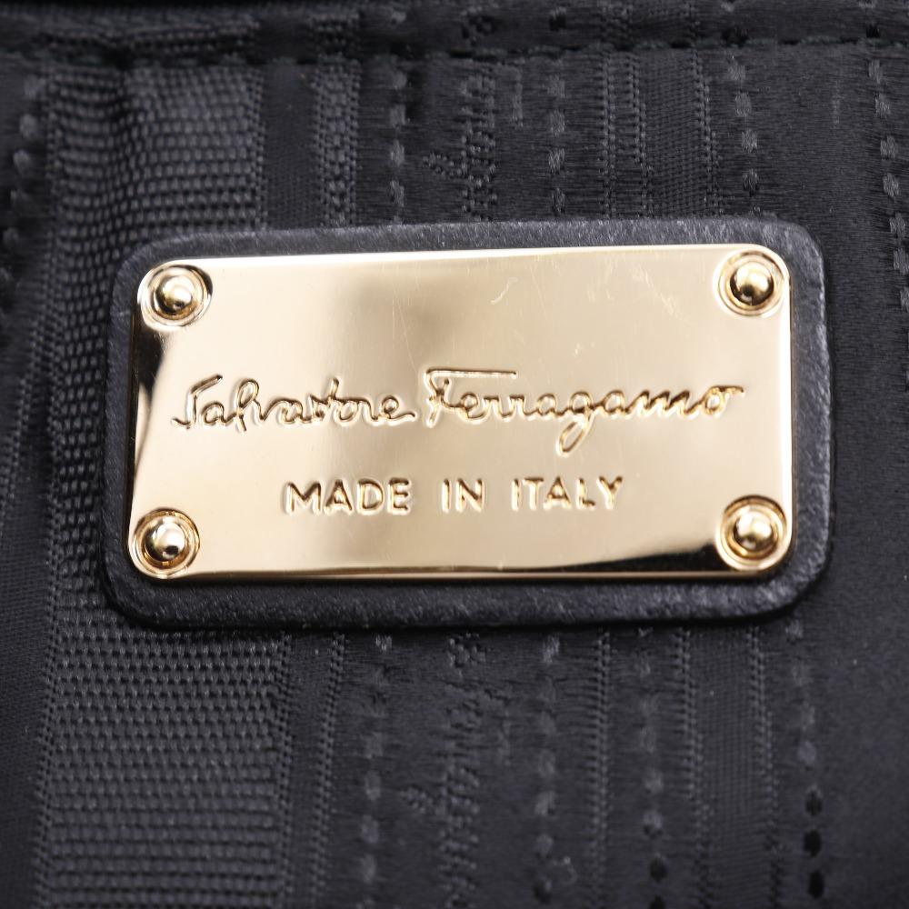 Salvatore Ferragamo Gancini Tote Bag AB-21C464 2WAYSkulderveske svart Kalveskinn Kvinner Brukt