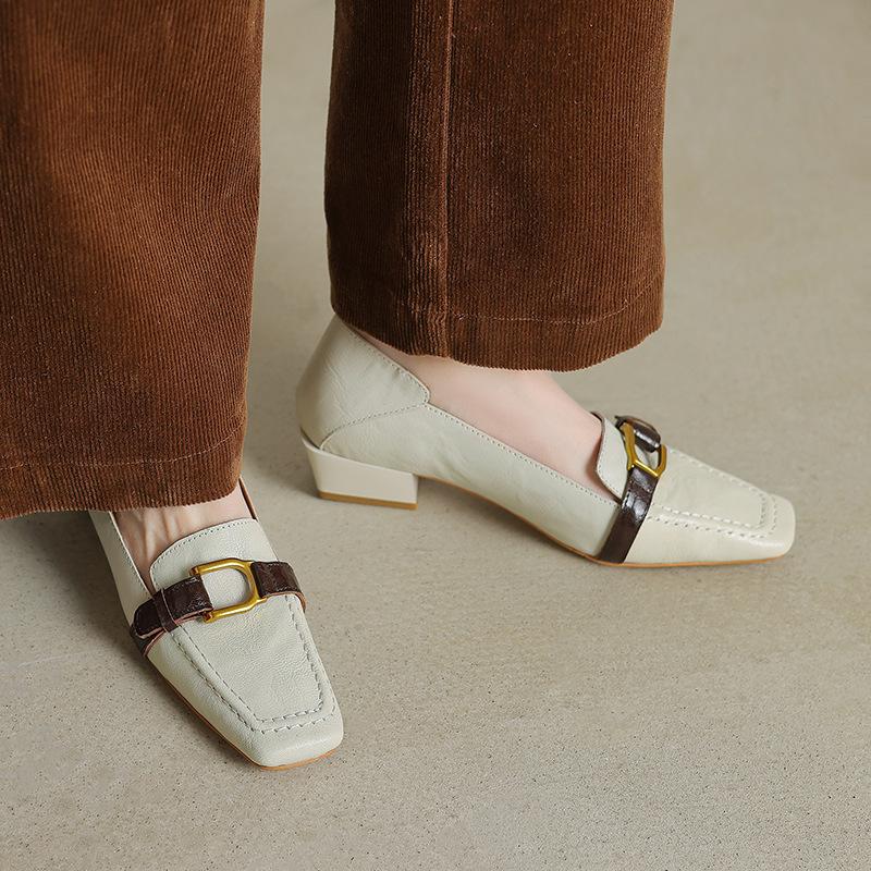2025 ny modell, handgreppande fårskinn old money vind fyrkantig huvud bältesspänne mellanhög klack enkelskor 4cm tjock klack retro små läderskor dam