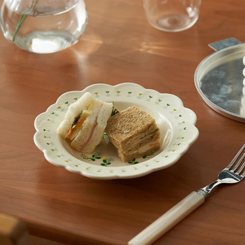 Chinese Style Small Flowers Ceramic Plate Home Outdoor Party Fruit Dessert Plates Exquisite Breakfast Sandwich Plate Yogurt Bowl