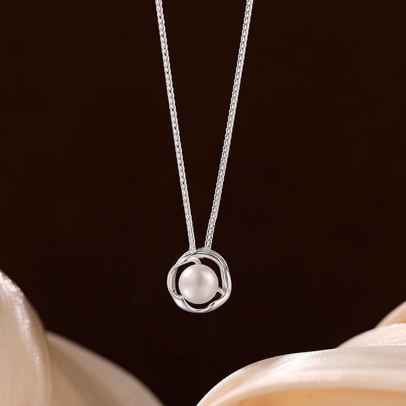 Silver Pearl Clavicle Necklace Light Luxury Niche Advanced Women Jewelry