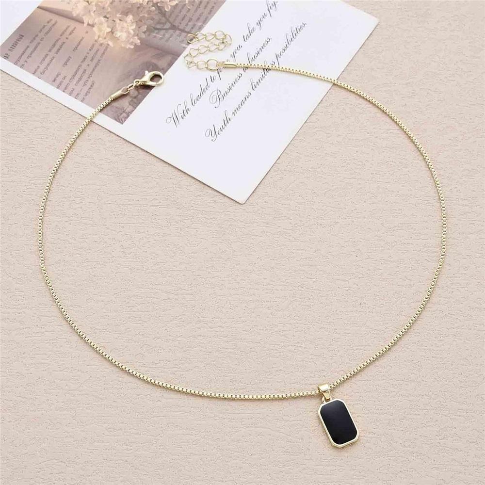 Vintage Square Pendant Necklace Enamel Square Necklace Chain Black Onyx Square Necklace Minimalist Geometric Choker Necklace Jewelry for Women