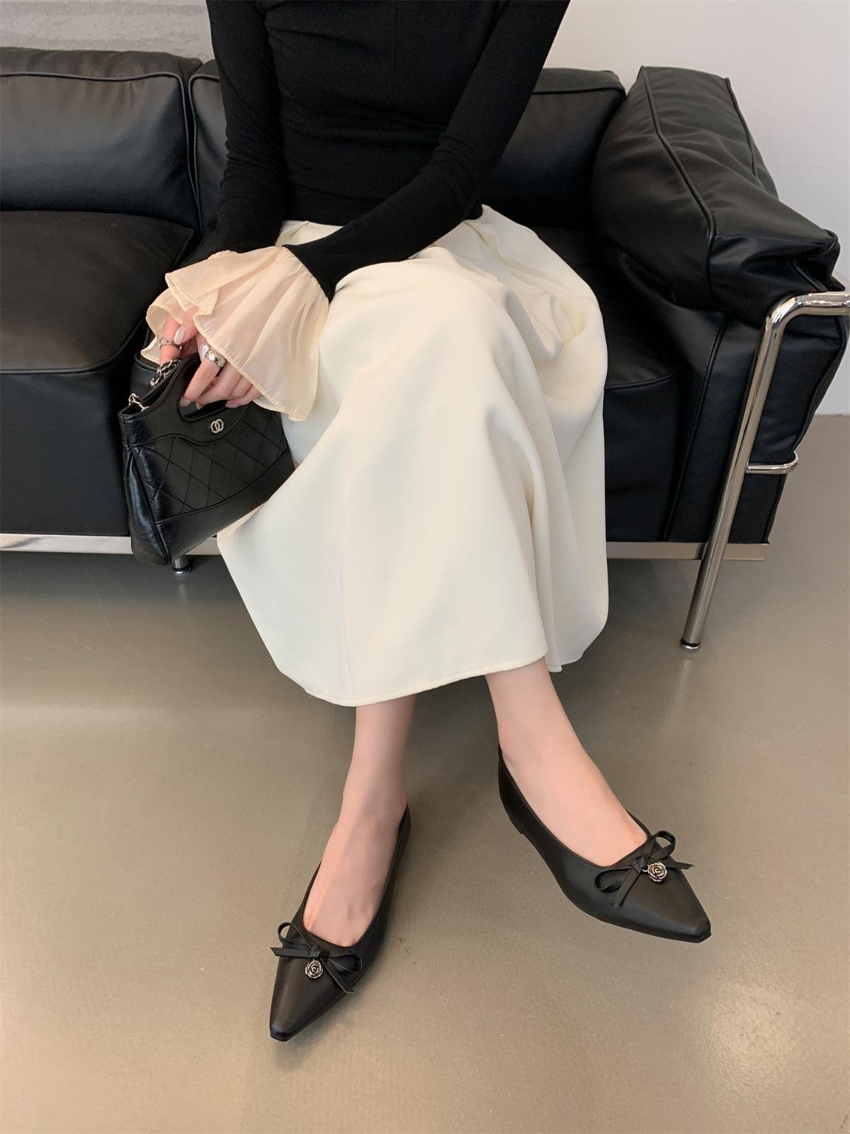 

Sweet niche gentle bow pointed head shallow mouth single shoes women s 2025 new inner height increase soft sole grandma ladyshoes 35