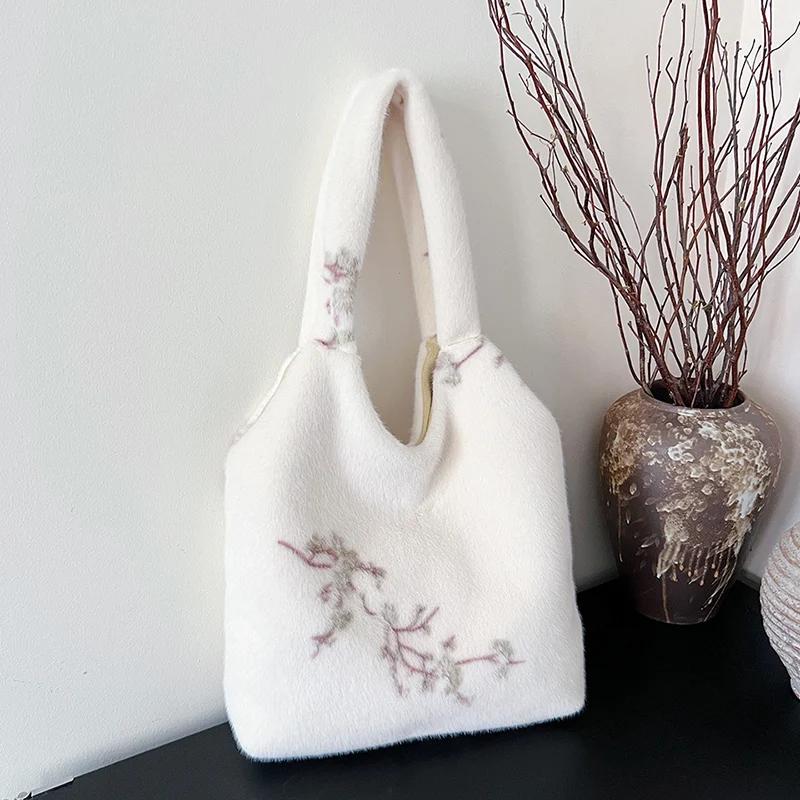 Leichte Nerzfell-Umhängetasche mit Stickerei, großes Fassungsvermögen, vielseitige, einzigartige Umhängetasche, neuer chinesischer Stil