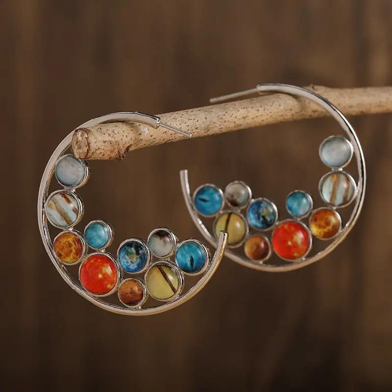 Vintage Bohème Einzigartige Ohrdekoration Versilberte Creolen mit synthetischen Edelsteinen Verzierungen - Exquisiter Schmuck für