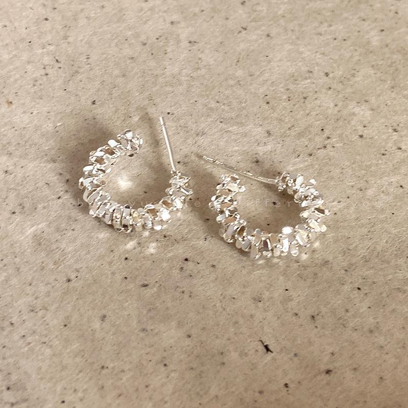 

Silver broken silver c-type silver needle earrings women s summer versatile niche design stud earrings simple and cold wind