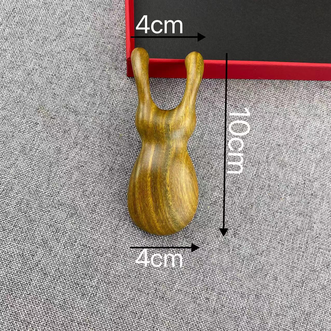 Frog Bulb Eye Massager: Sandalwood Face and Ear Meridian Comb