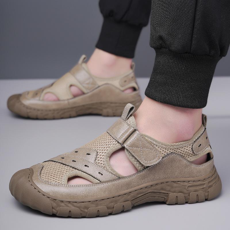 Mode Sommer Neue Designer Mesh Freizeit Strandschuhe für Herren Atmungsaktive Weiche Leder Sandalen Mann Mode Weiche Sohle Einfarbige Schuhe Mann